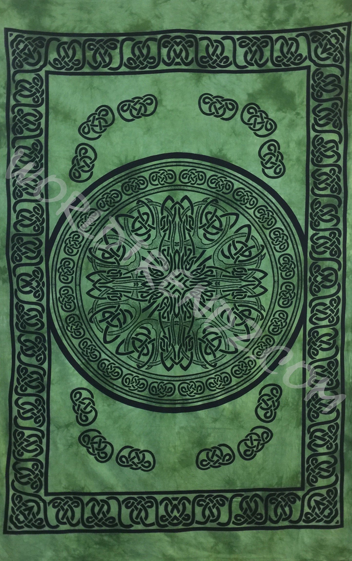 CELTIC KNOT MANDALA TAPESTRY GREEN