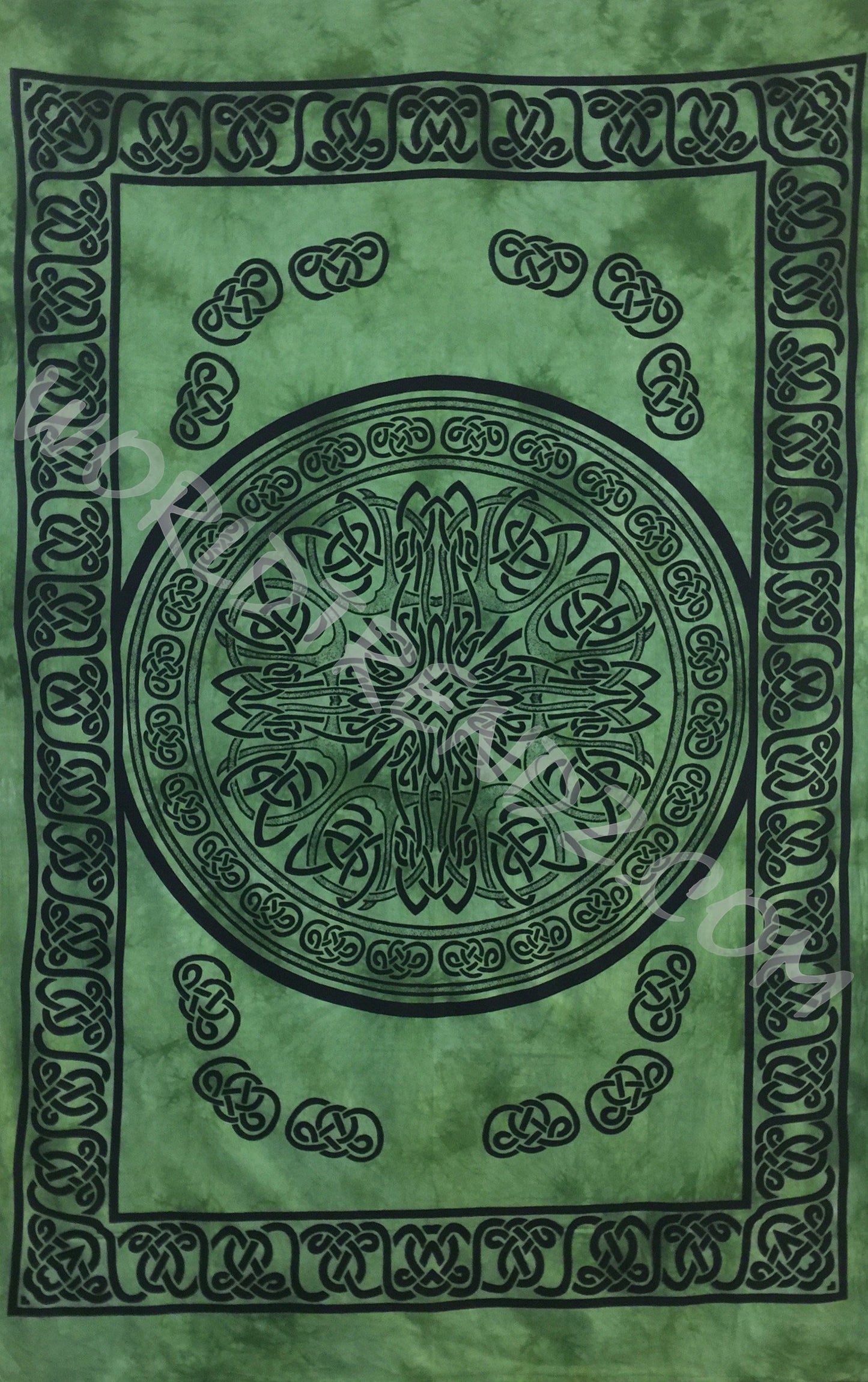 CELTIC KNOT MANDALA TAPESTRY GREEN