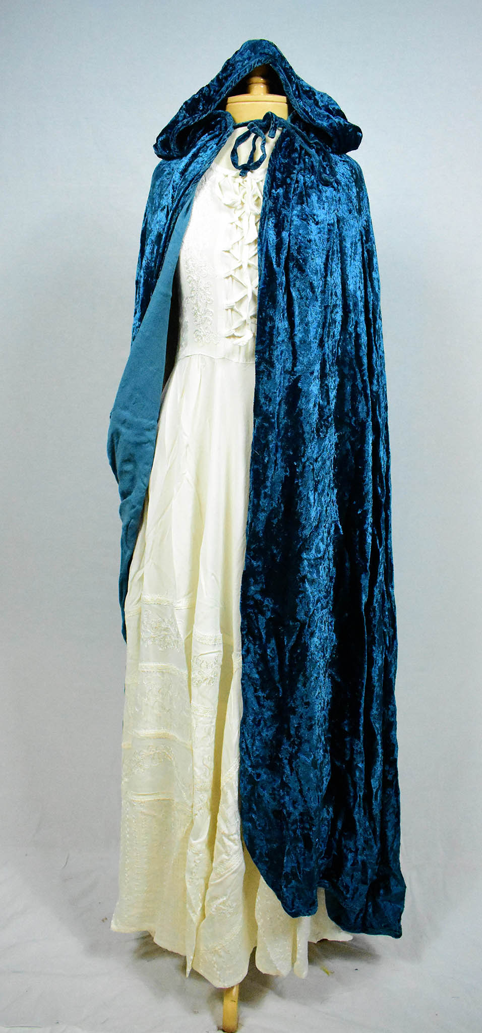 Magic Velvet Cloak Teal S/M Different View