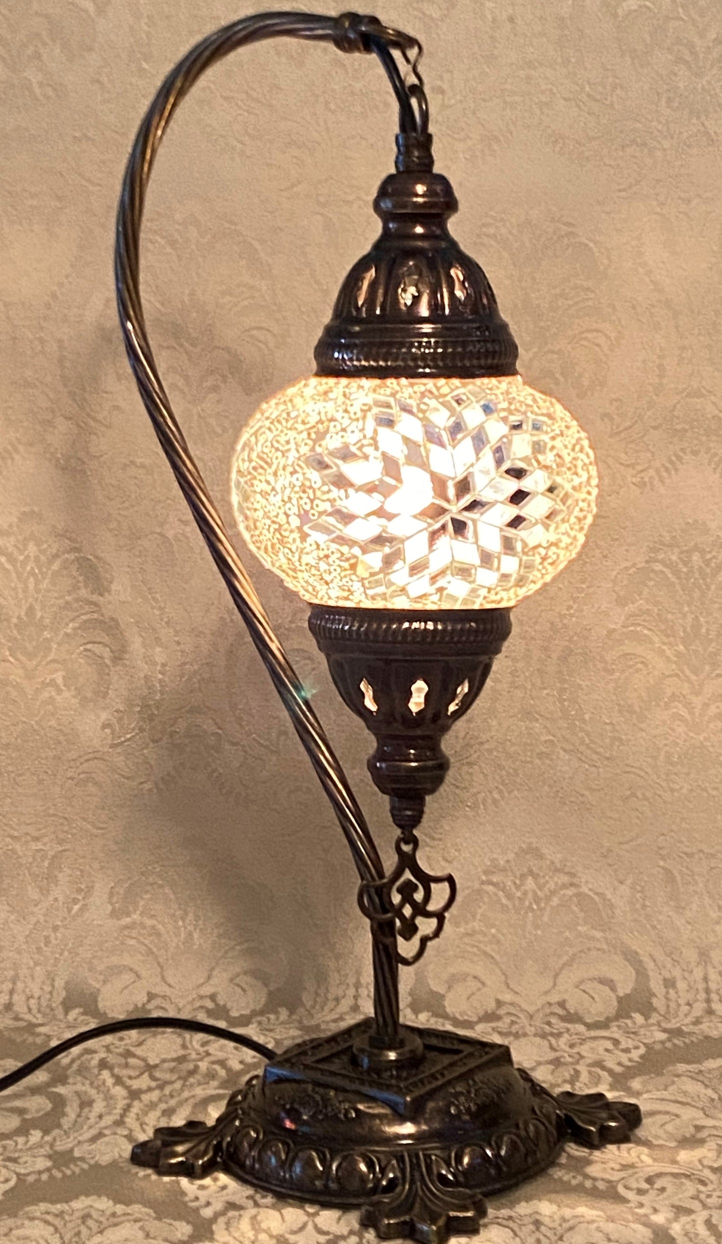 CAMEL NECK TABLE LAMP DB2 WHITE