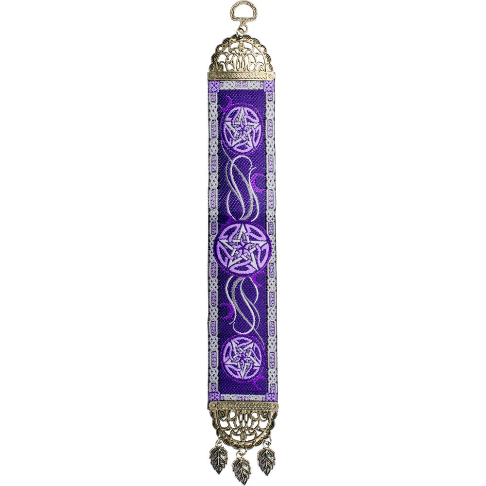 WALL HANGING NARROW WOVEN CARPET