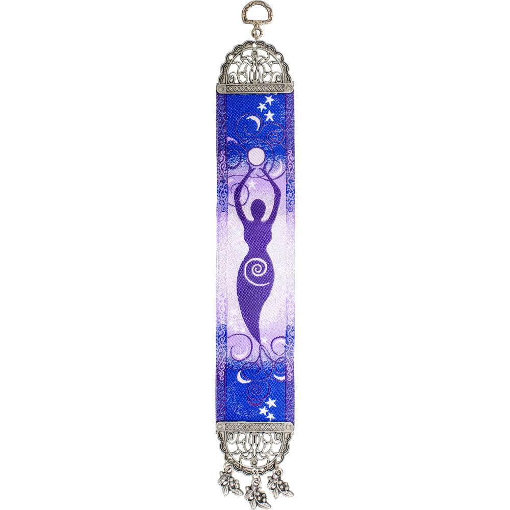 WALL HANGING NARROW WOVEN CARPET