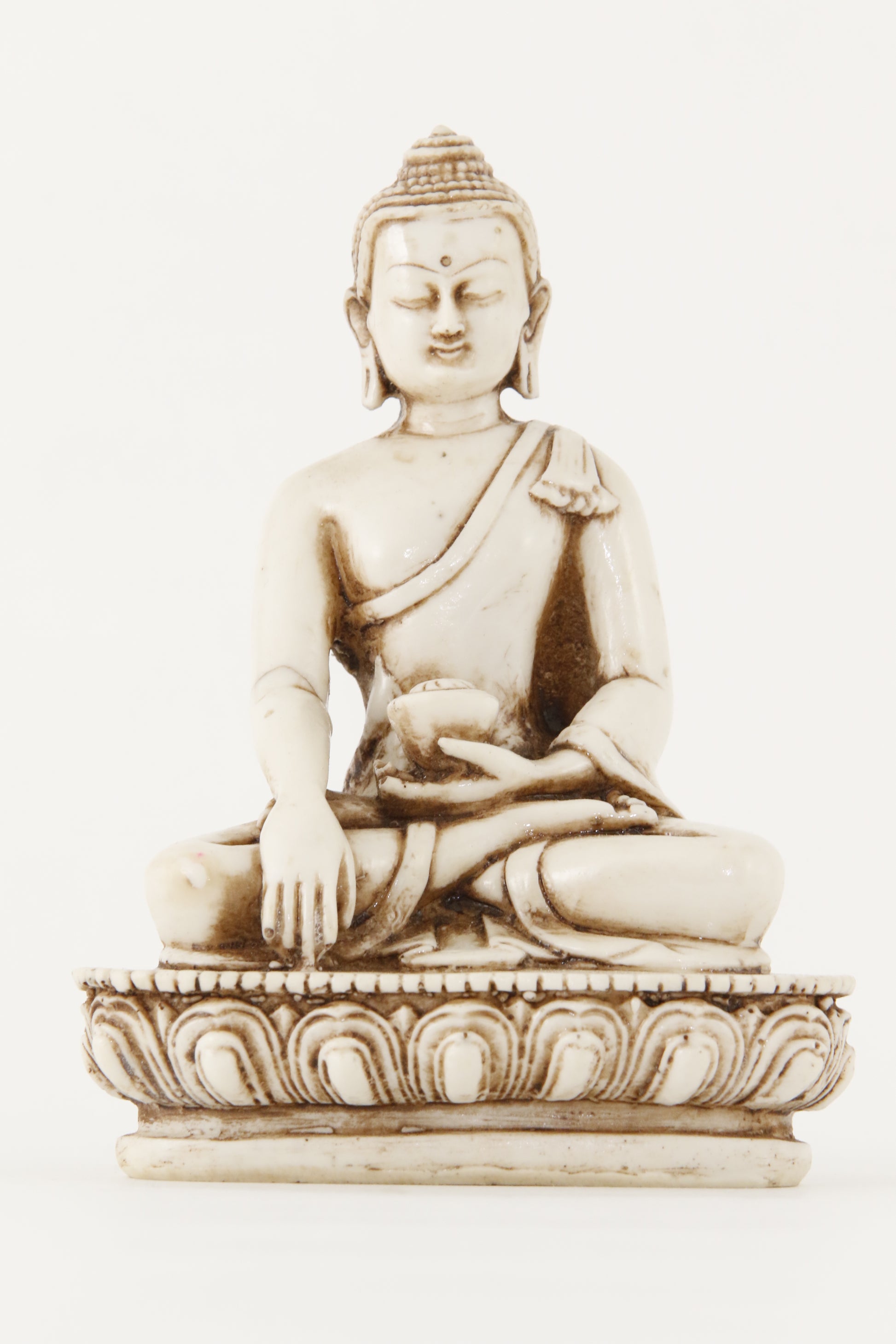 EARTH TOUCHING BUDDHA STATUE OFF-WHITE MEDIUM SIZE FRONT VIEW