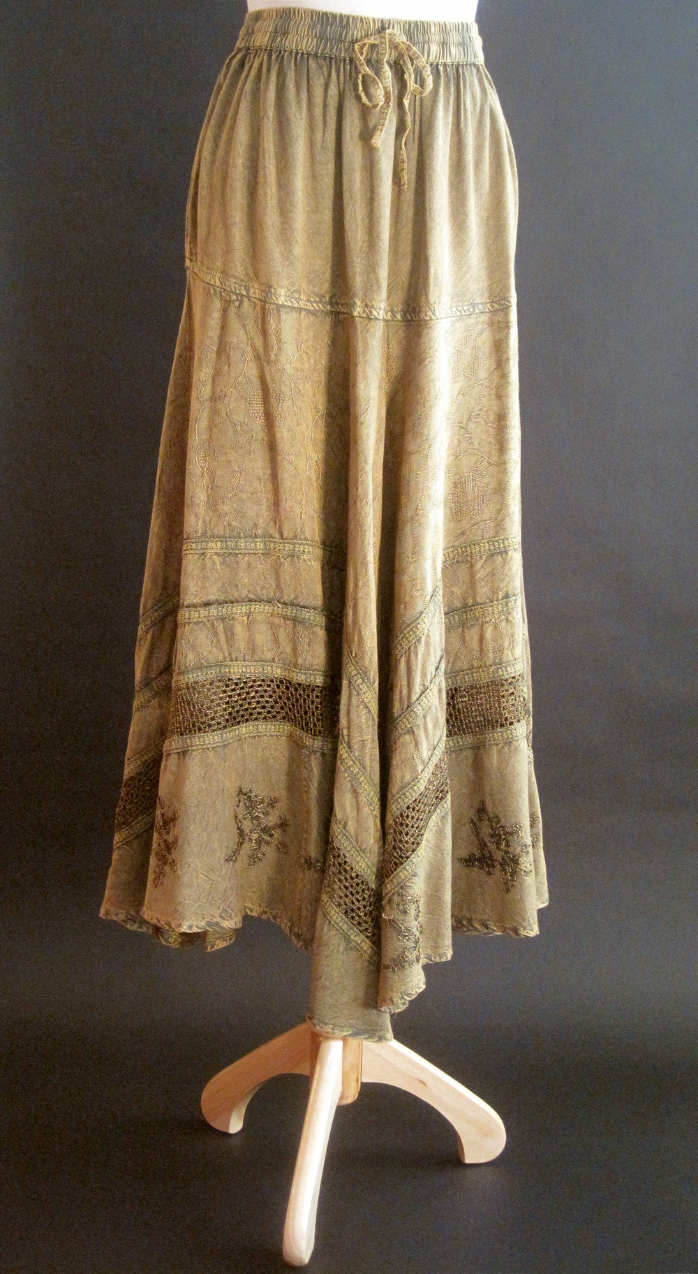 SOLID RAYON FLAIR SKIRT OLIVE GREEN