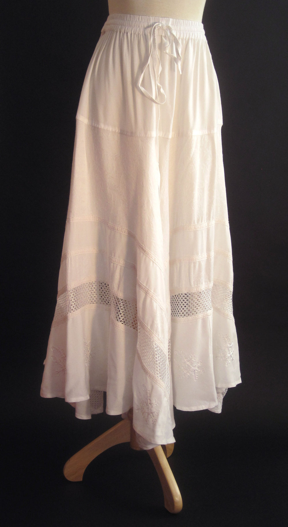 SOLID RAYON FLAIR SKIRT WHITE