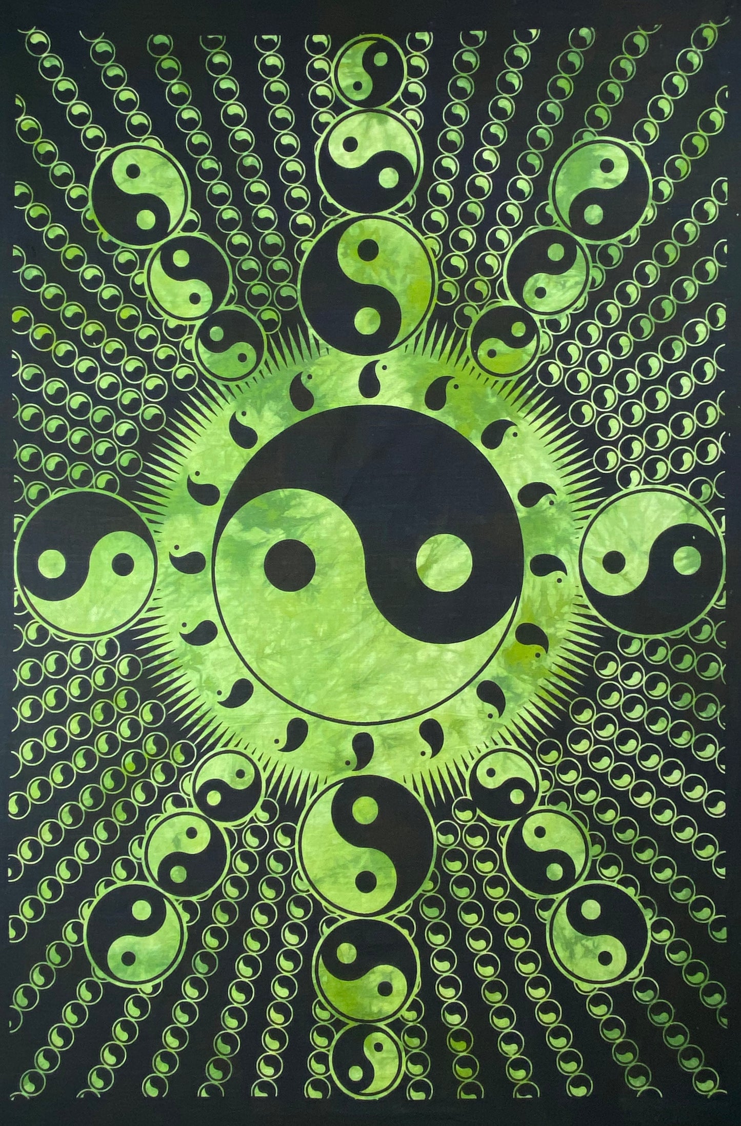 YIN YANG SUN BUBBLE TAPESTRY POSTER SIZE GREEN