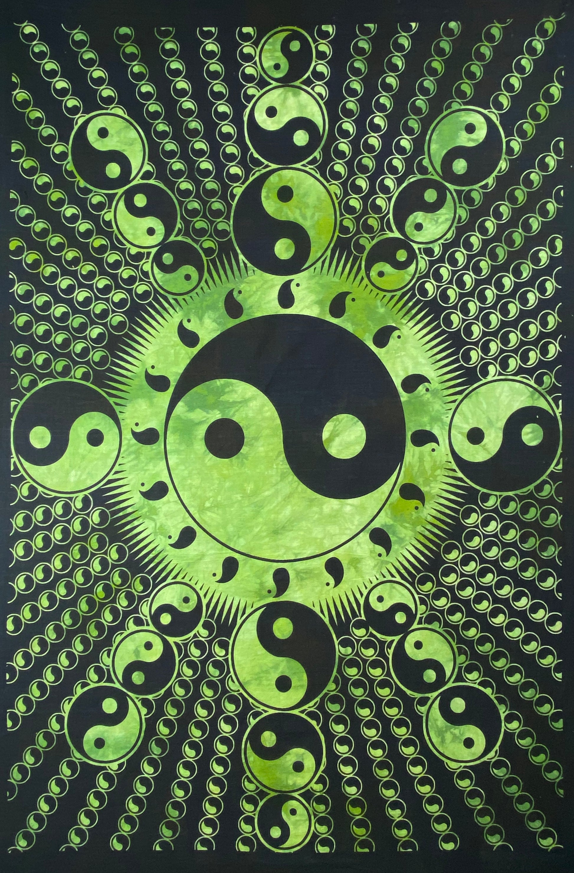 YIN YANG SUN BUBBLE TAPESTRY POSTER SIZE GREEN